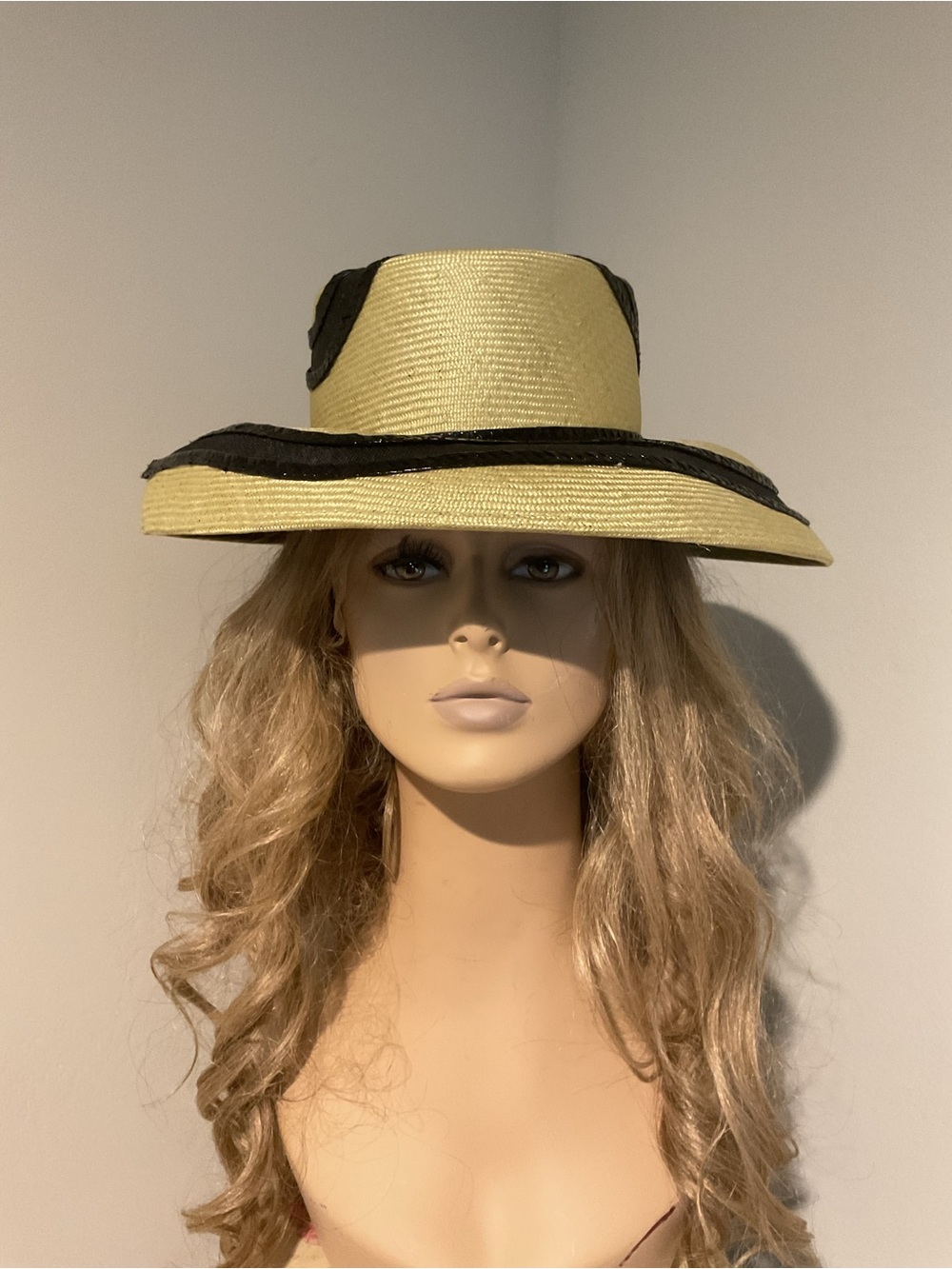 Jack McConnell Vintage Women’s Straw Hat Black Patent Leather Edge Swirl Derby